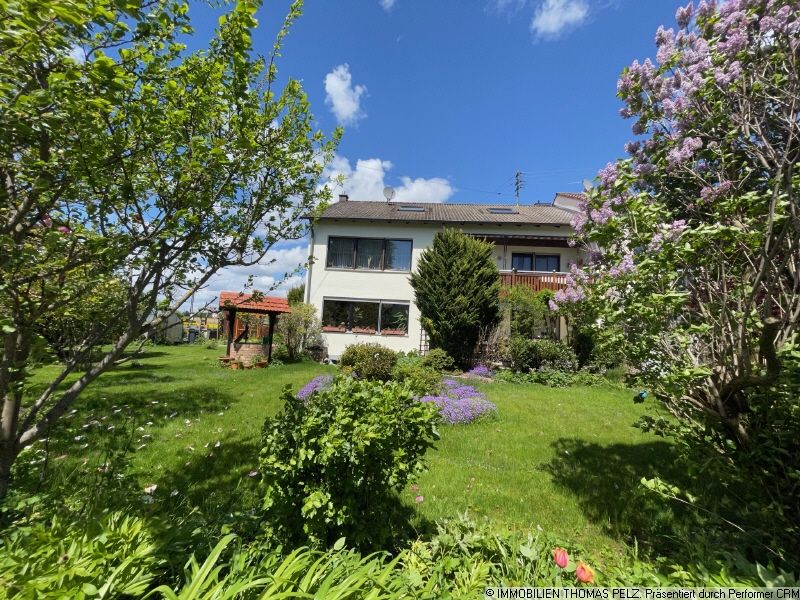 Traumwohnung mit Garage, großem Garten, Terrasse und Freisitz