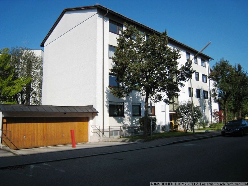 Helle 3 Zi.-Wohnung mit Balkon und TG