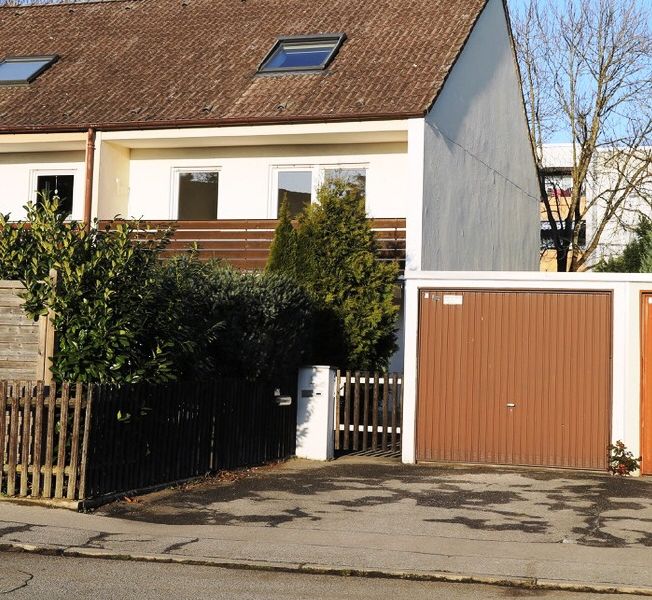 Kleines Raumwunder 6 Zimmer mit Garten und Garage (ohne Kücheneinrichtung )